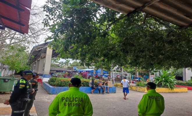 Policías en actividad de prevención 