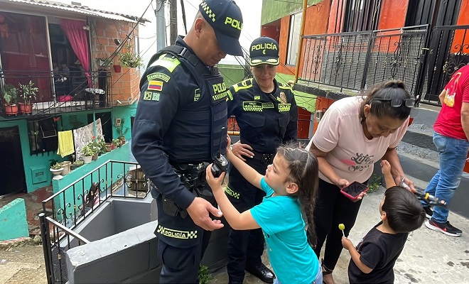 Con la entrega de una silla de ruedas, buscamos mejorar la calidad de vida de Samantha.