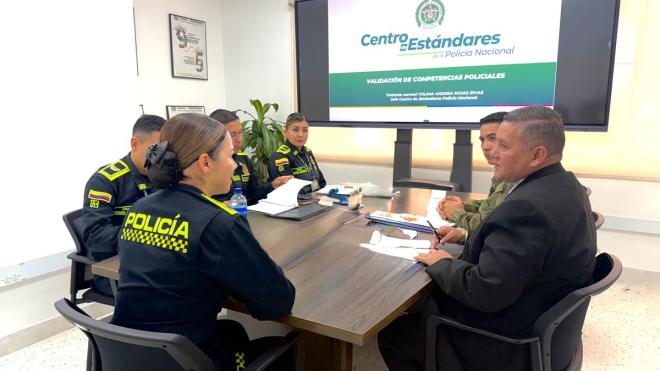socialización en la visita de los oficiales de Panamá de la metodología de validación de competencias policiales