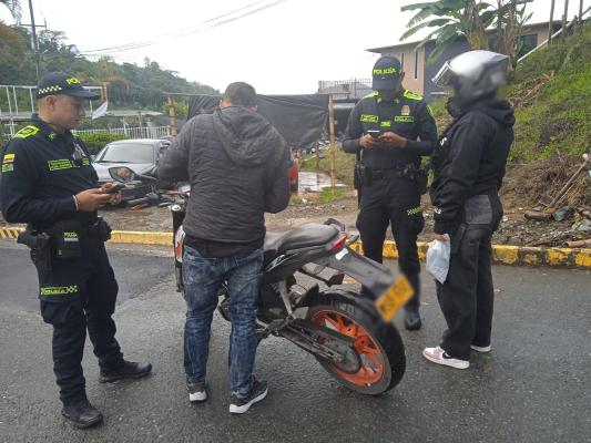 Registro y solicitud de antecedentes a motociclistas