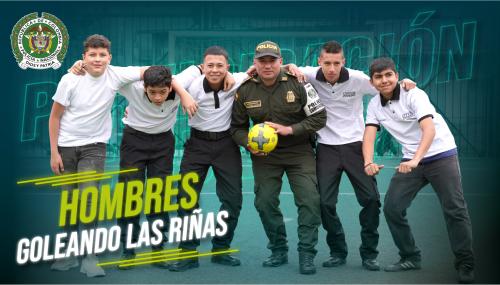 Hombres goleando las ri&ntilde;as